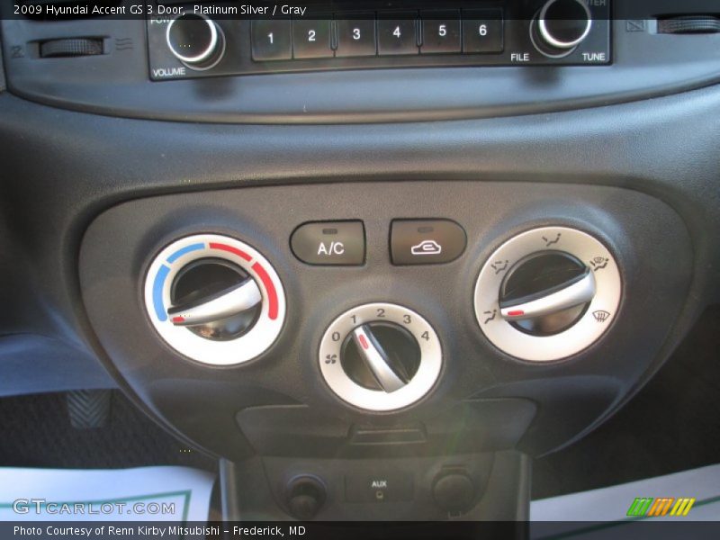 Platinum Silver / Gray 2009 Hyundai Accent GS 3 Door