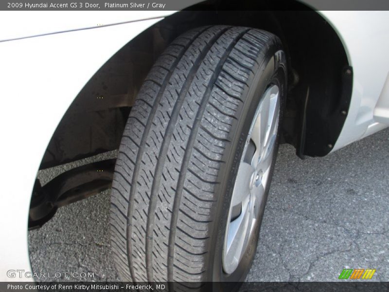 Platinum Silver / Gray 2009 Hyundai Accent GS 3 Door