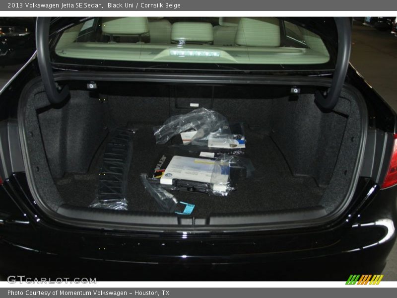 Black Uni / Cornsilk Beige 2013 Volkswagen Jetta SE Sedan