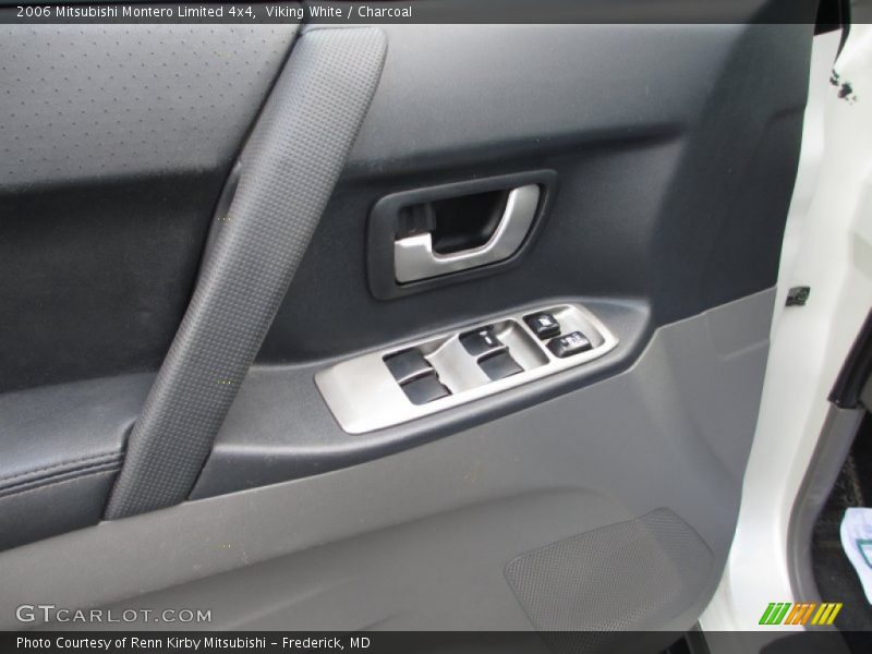 Viking White / Charcoal 2006 Mitsubishi Montero Limited 4x4
