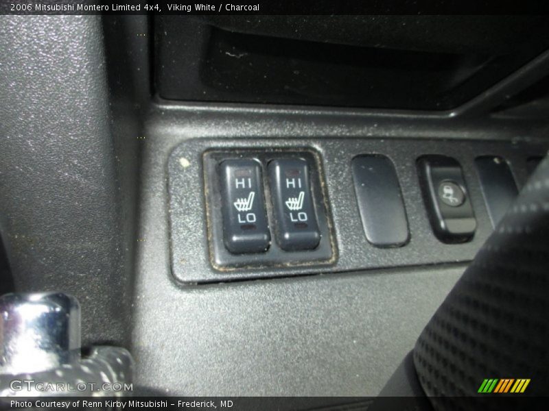 Viking White / Charcoal 2006 Mitsubishi Montero Limited 4x4