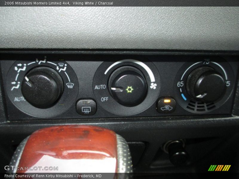 Viking White / Charcoal 2006 Mitsubishi Montero Limited 4x4