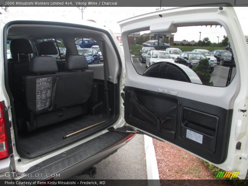 Viking White / Charcoal 2006 Mitsubishi Montero Limited 4x4