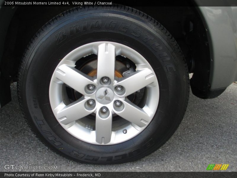 Viking White / Charcoal 2006 Mitsubishi Montero Limited 4x4