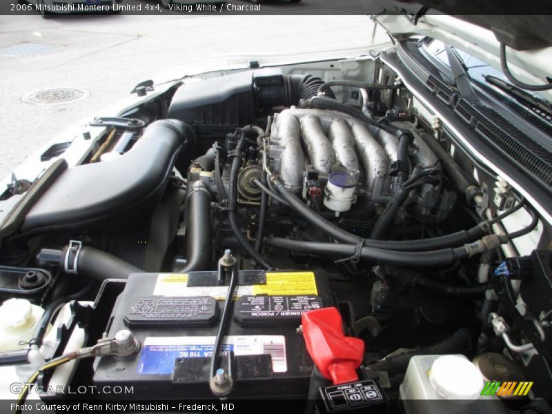 Viking White / Charcoal 2006 Mitsubishi Montero Limited 4x4