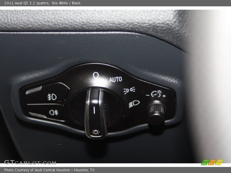 Controls of 2011 Q5 3.2 quattro