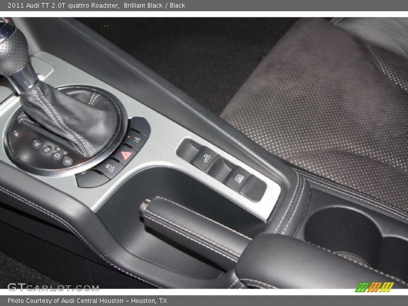 Controls of 2011 TT 2.0T quattro Roadster