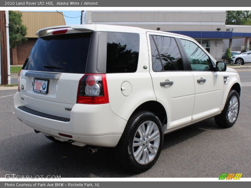 Alaska White / Almond 2010 Land Rover LR2 HSE