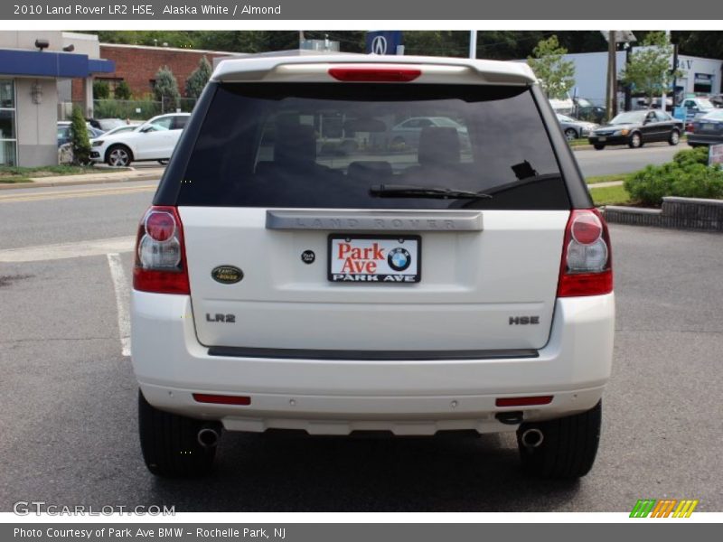 Alaska White / Almond 2010 Land Rover LR2 HSE