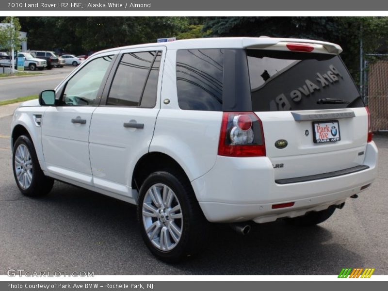 Alaska White / Almond 2010 Land Rover LR2 HSE