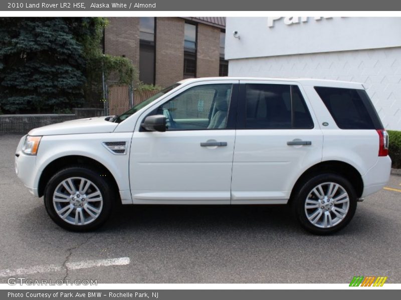 Alaska White / Almond 2010 Land Rover LR2 HSE