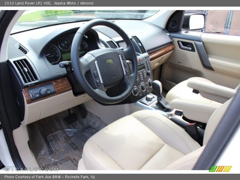 Alaska White / Almond 2010 Land Rover LR2 HSE
