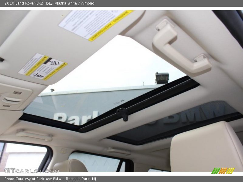 Alaska White / Almond 2010 Land Rover LR2 HSE