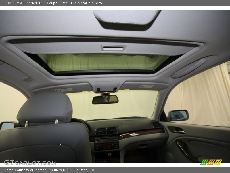 Sunroof of 2004 3 Series 325i Coupe