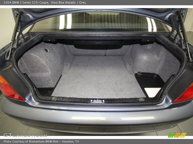  2004 3 Series 325i Coupe Trunk