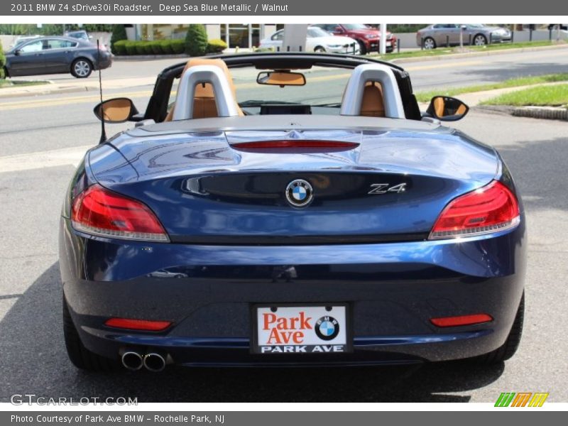 Deep Sea Blue Metallic / Walnut 2011 BMW Z4 sDrive30i Roadster