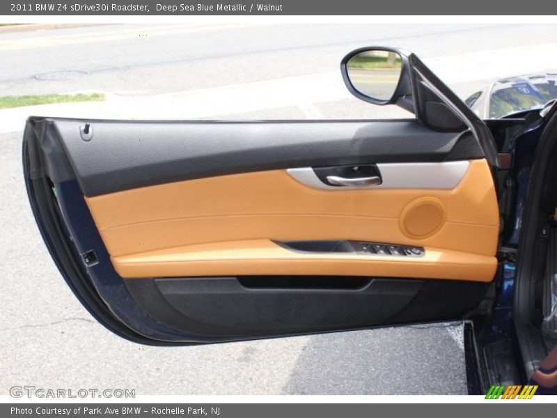 Deep Sea Blue Metallic / Walnut 2011 BMW Z4 sDrive30i Roadster