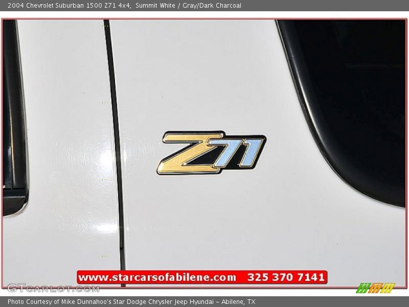 Summit White / Gray/Dark Charcoal 2004 Chevrolet Suburban 1500 Z71 4x4