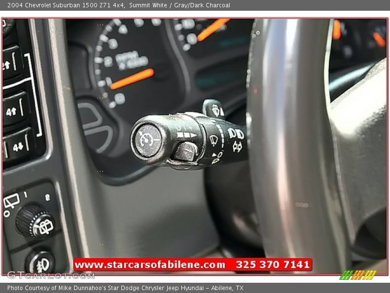 Summit White / Gray/Dark Charcoal 2004 Chevrolet Suburban 1500 Z71 4x4