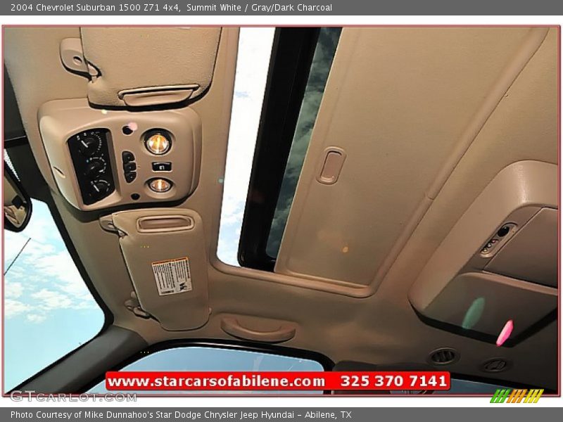 Summit White / Gray/Dark Charcoal 2004 Chevrolet Suburban 1500 Z71 4x4