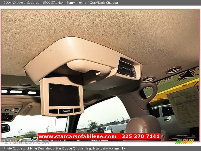 Summit White / Gray/Dark Charcoal 2004 Chevrolet Suburban 1500 Z71 4x4