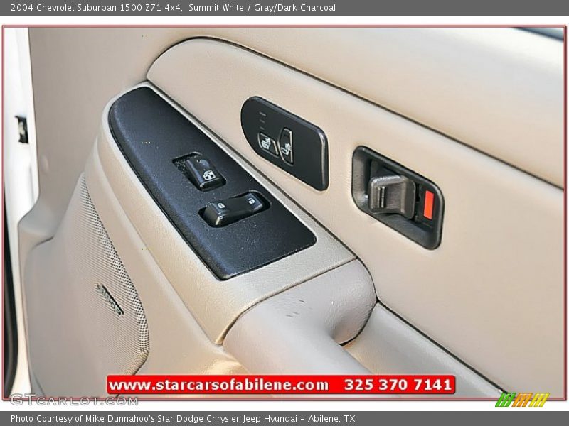 Summit White / Gray/Dark Charcoal 2004 Chevrolet Suburban 1500 Z71 4x4