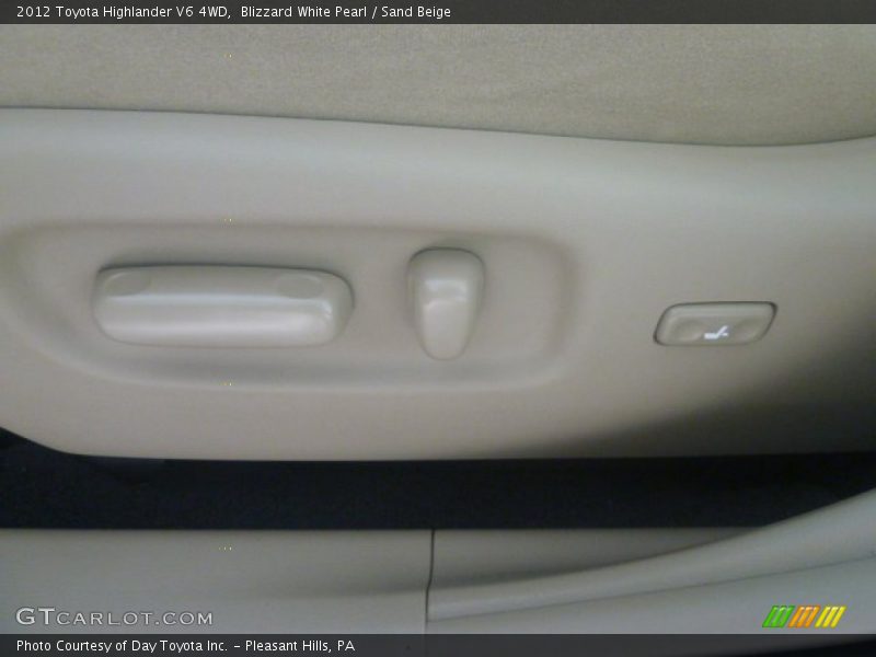 Blizzard White Pearl / Sand Beige 2012 Toyota Highlander V6 4WD