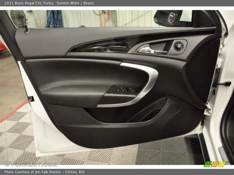 Summit White / Ebony 2011 Buick Regal CXL Turbo