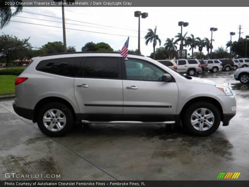 Silver Ice Metallic / Dark Gray/Light Gray 2010 Chevrolet Traverse LS