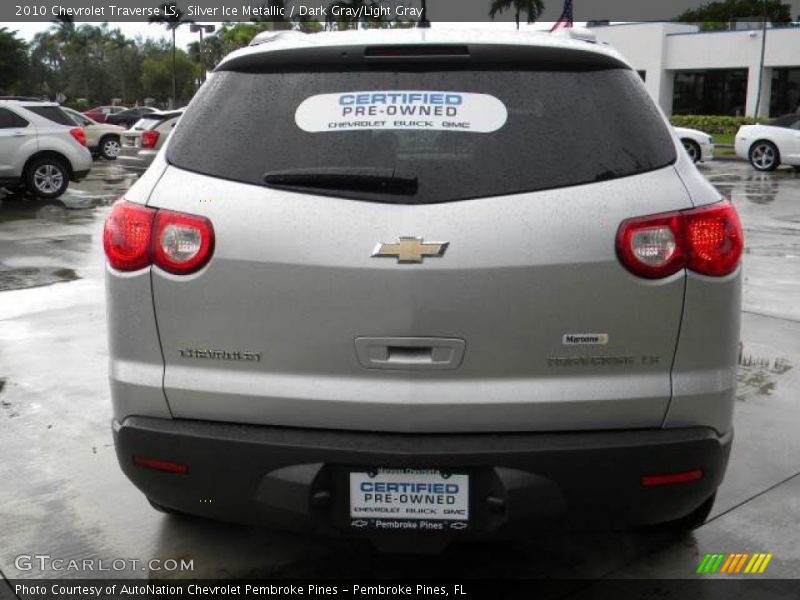 Silver Ice Metallic / Dark Gray/Light Gray 2010 Chevrolet Traverse LS