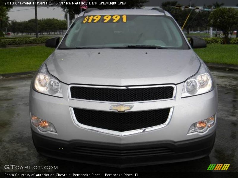 Silver Ice Metallic / Dark Gray/Light Gray 2010 Chevrolet Traverse LS