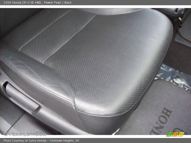 Pewter Pearl / Black 2006 Honda CR-V SE 4WD