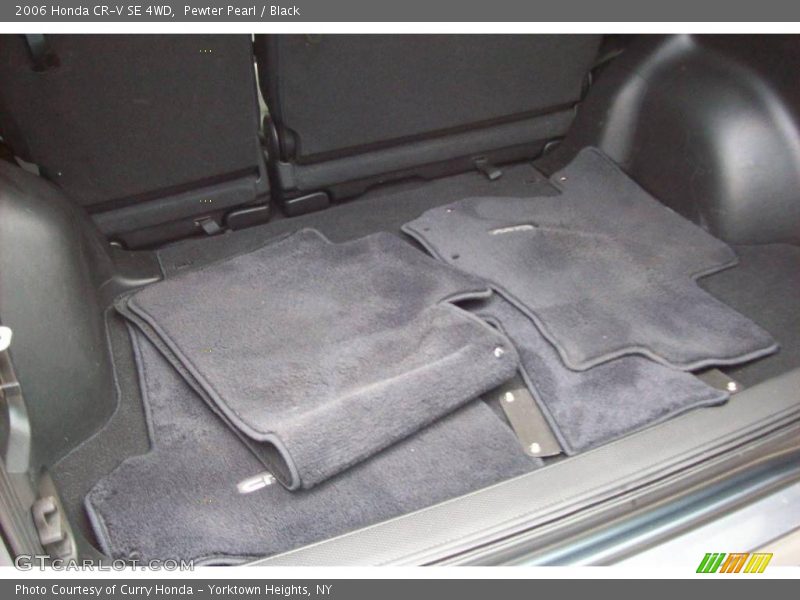 Pewter Pearl / Black 2006 Honda CR-V SE 4WD