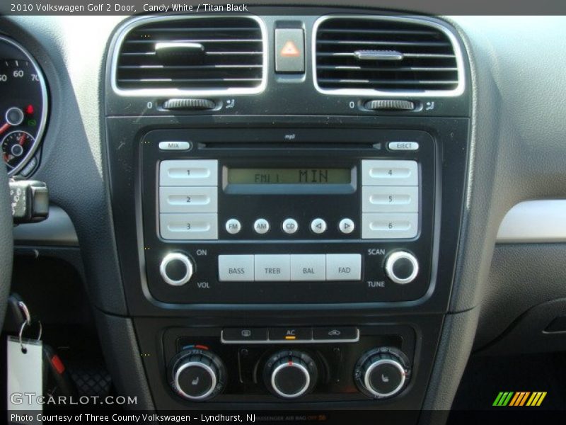 Candy White / Titan Black 2010 Volkswagen Golf 2 Door