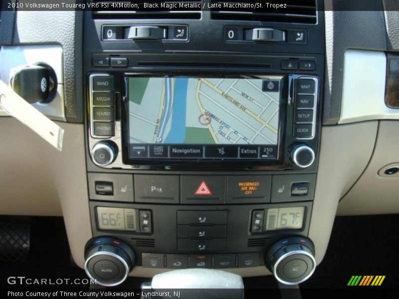Black Magic Metallic / Latte Macchiatto/St. Tropez 2010 Volkswagen Touareg VR6 FSI 4XMotion