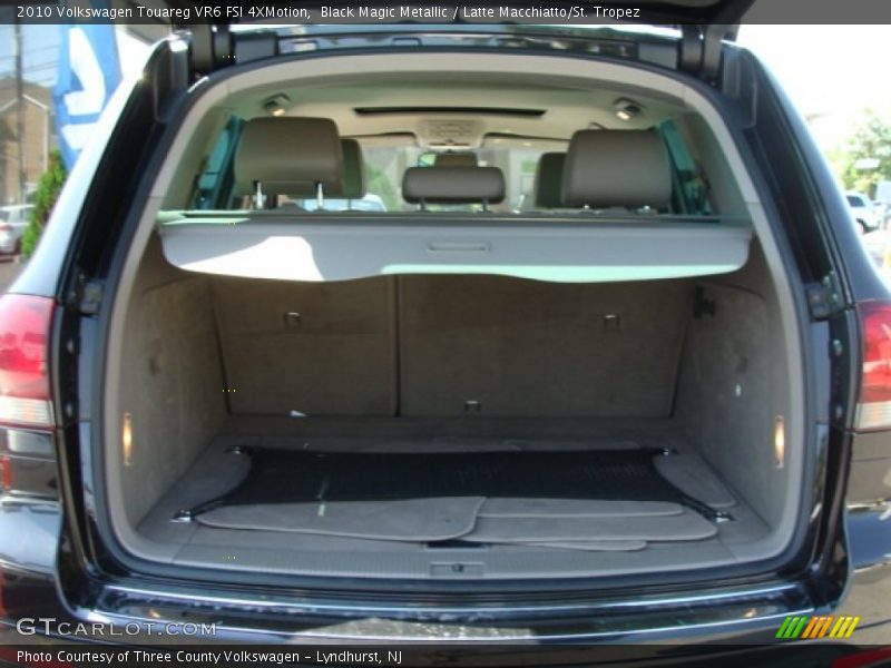 Black Magic Metallic / Latte Macchiatto/St. Tropez 2010 Volkswagen Touareg VR6 FSI 4XMotion