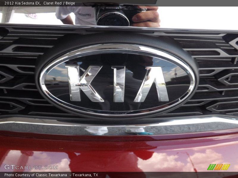 Claret Red / Beige 2012 Kia Sedona EX