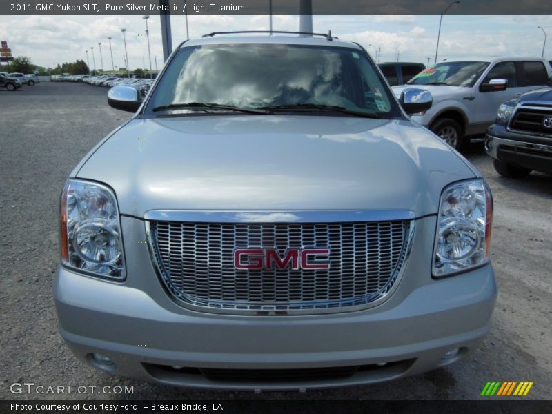 Pure Silver Metallic / Light Titanium 2011 GMC Yukon SLT