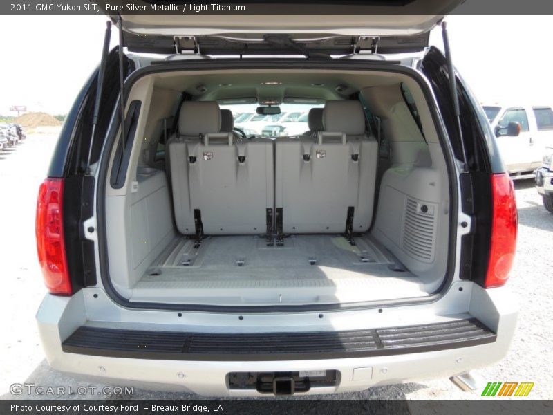 Pure Silver Metallic / Light Titanium 2011 GMC Yukon SLT