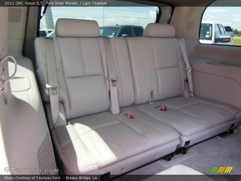 Pure Silver Metallic / Light Titanium 2011 GMC Yukon SLT