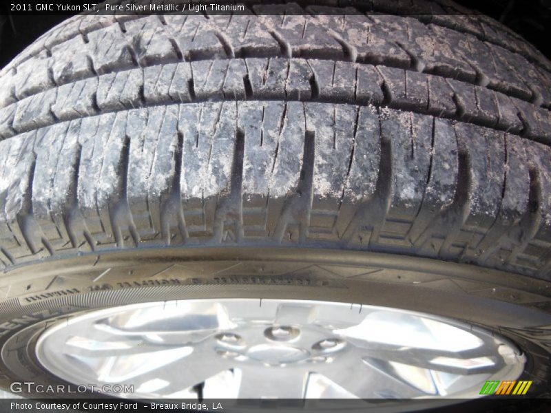 Pure Silver Metallic / Light Titanium 2011 GMC Yukon SLT