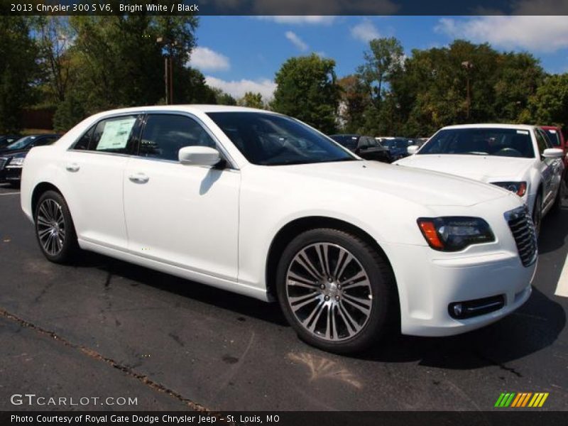 Bright White / Black 2013 Chrysler 300 S V6