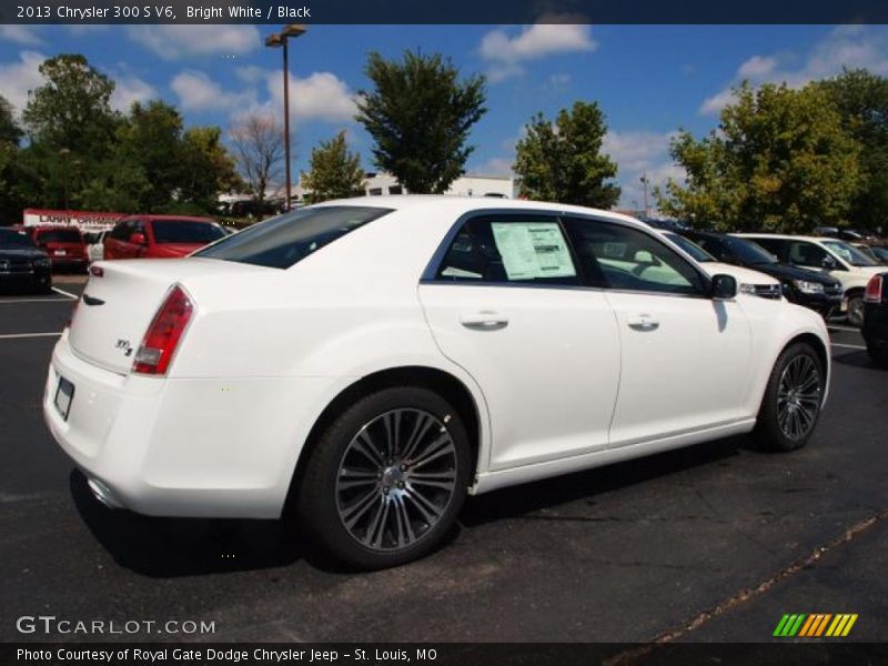 Bright White / Black 2013 Chrysler 300 S V6