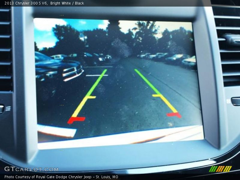 Bright White / Black 2013 Chrysler 300 S V6