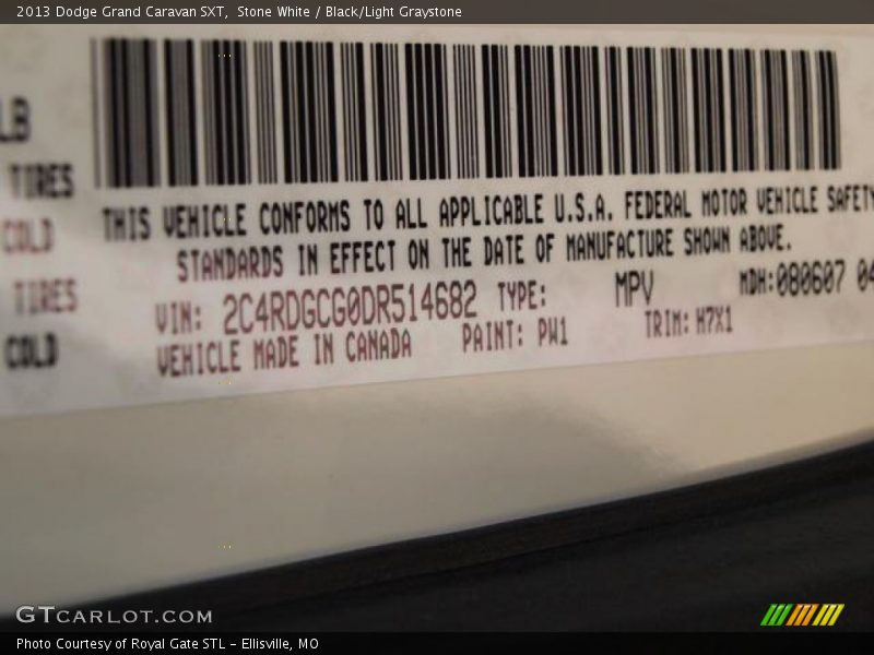 Stone White / Black/Light Graystone 2013 Dodge Grand Caravan SXT
