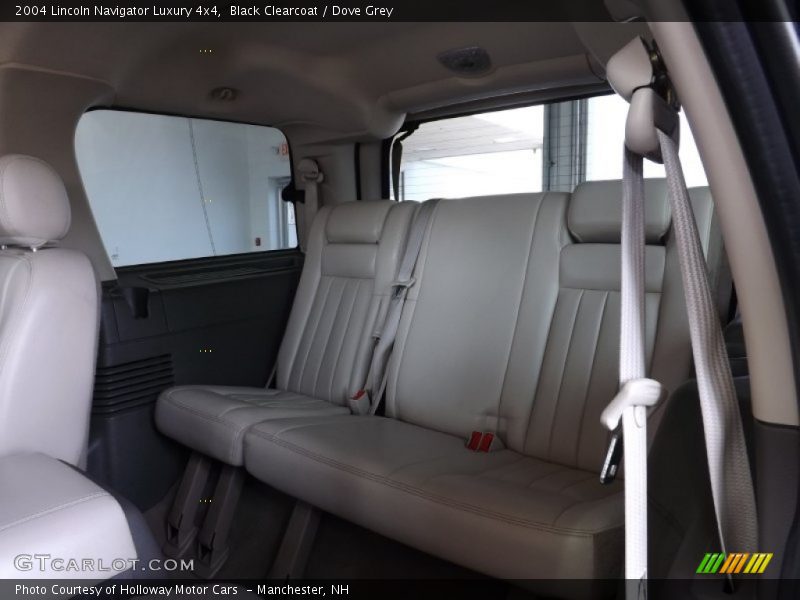 Rear Seat of 2004 Navigator Luxury 4x4