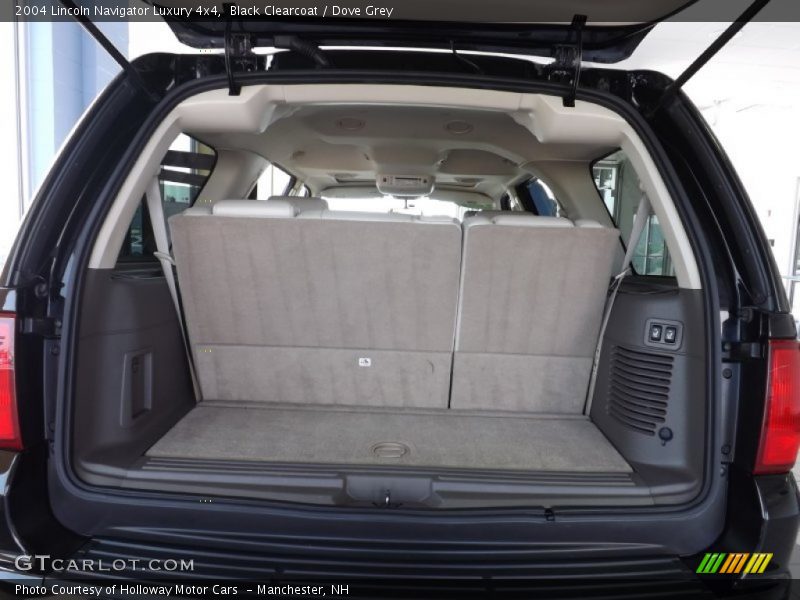 Black Clearcoat / Dove Grey 2004 Lincoln Navigator Luxury 4x4