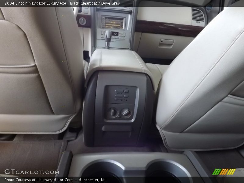Black Clearcoat / Dove Grey 2004 Lincoln Navigator Luxury 4x4