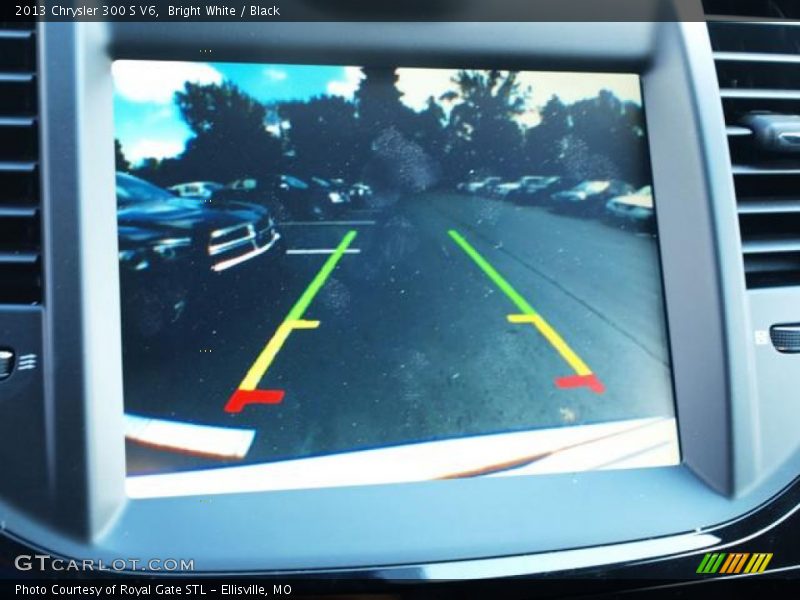 Bright White / Black 2013 Chrysler 300 S V6