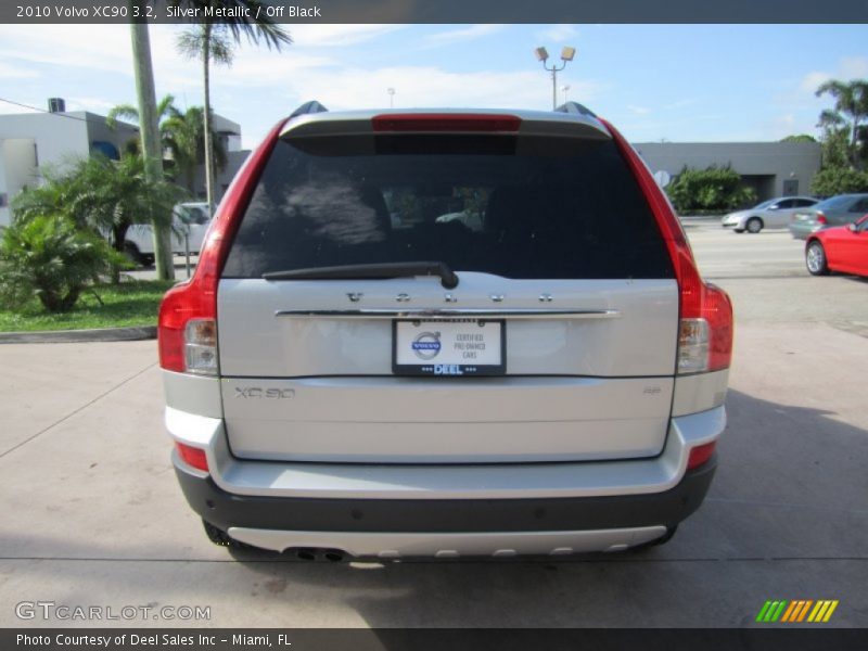 Silver Metallic / Off Black 2010 Volvo XC90 3.2
